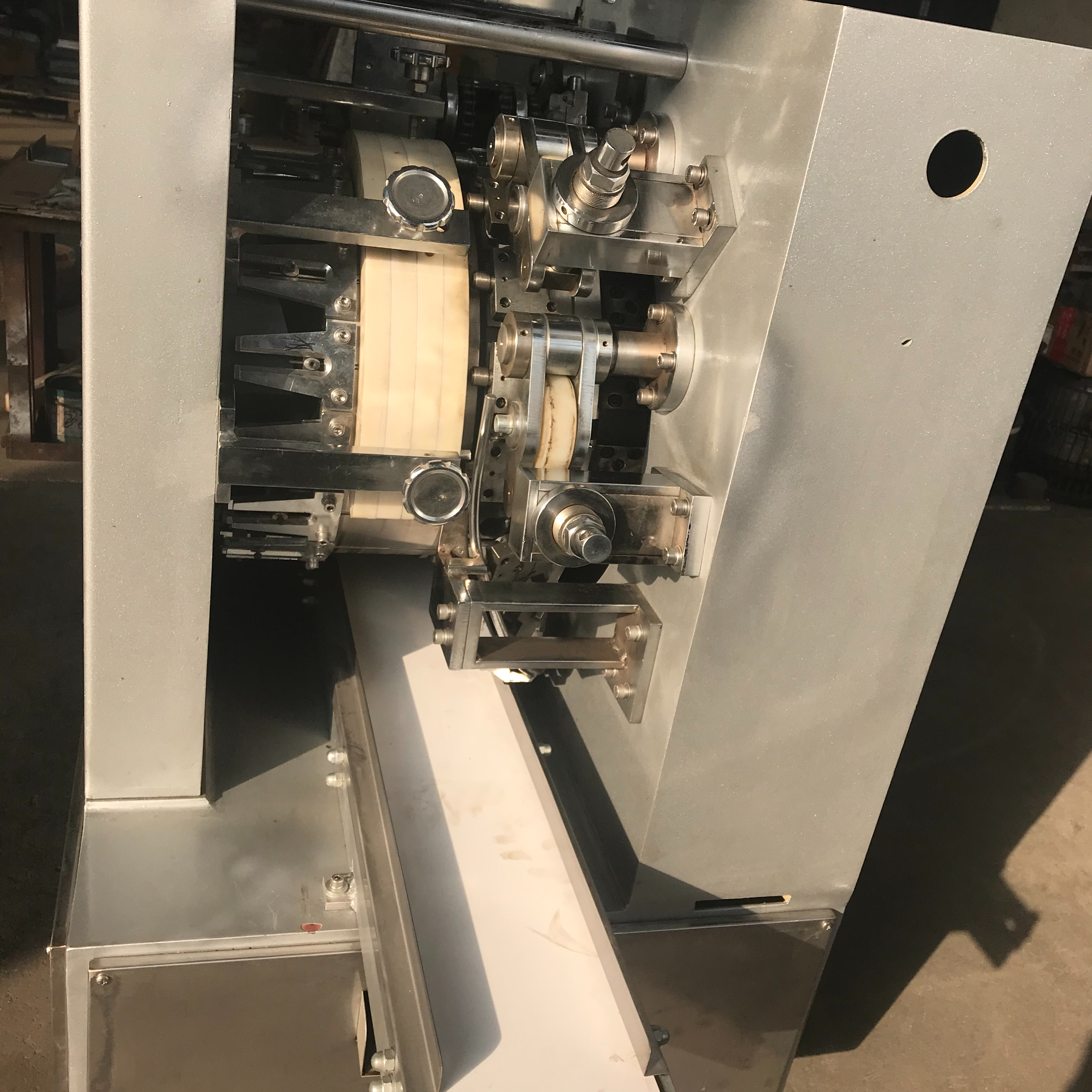 CYYB-250 Irregular-shaped Lollipop Forming Machine